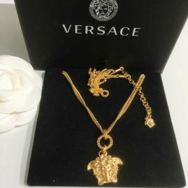 Picture of Versace Necklace _SKUVersacenecklace09126117074